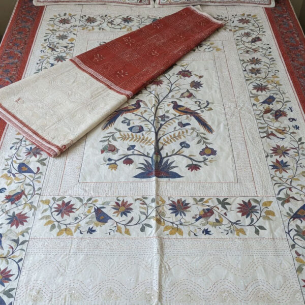 TaatiStudio Bird & Blossom Garden Bed Cover